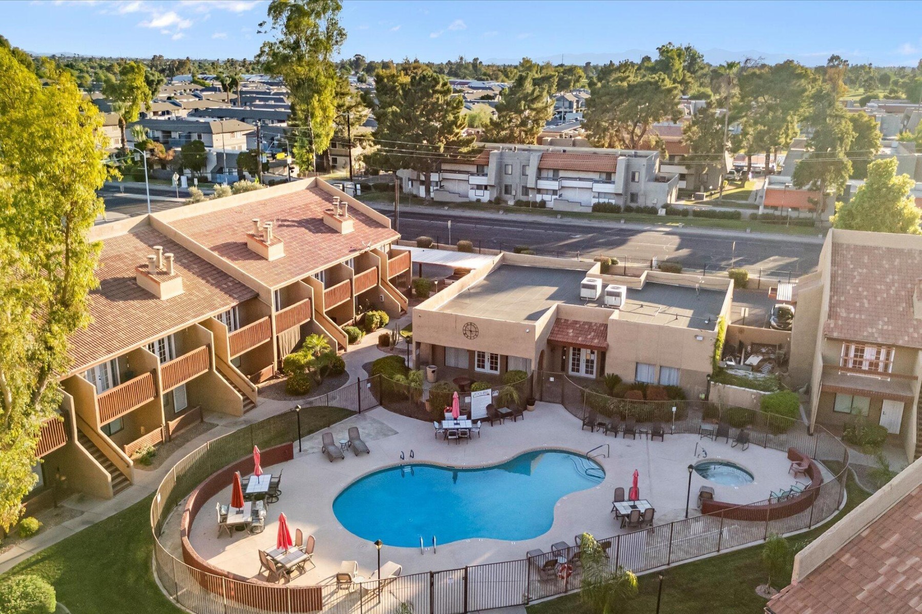 14203 N 19th Avenue  Phoenix, AZ - 物件實景