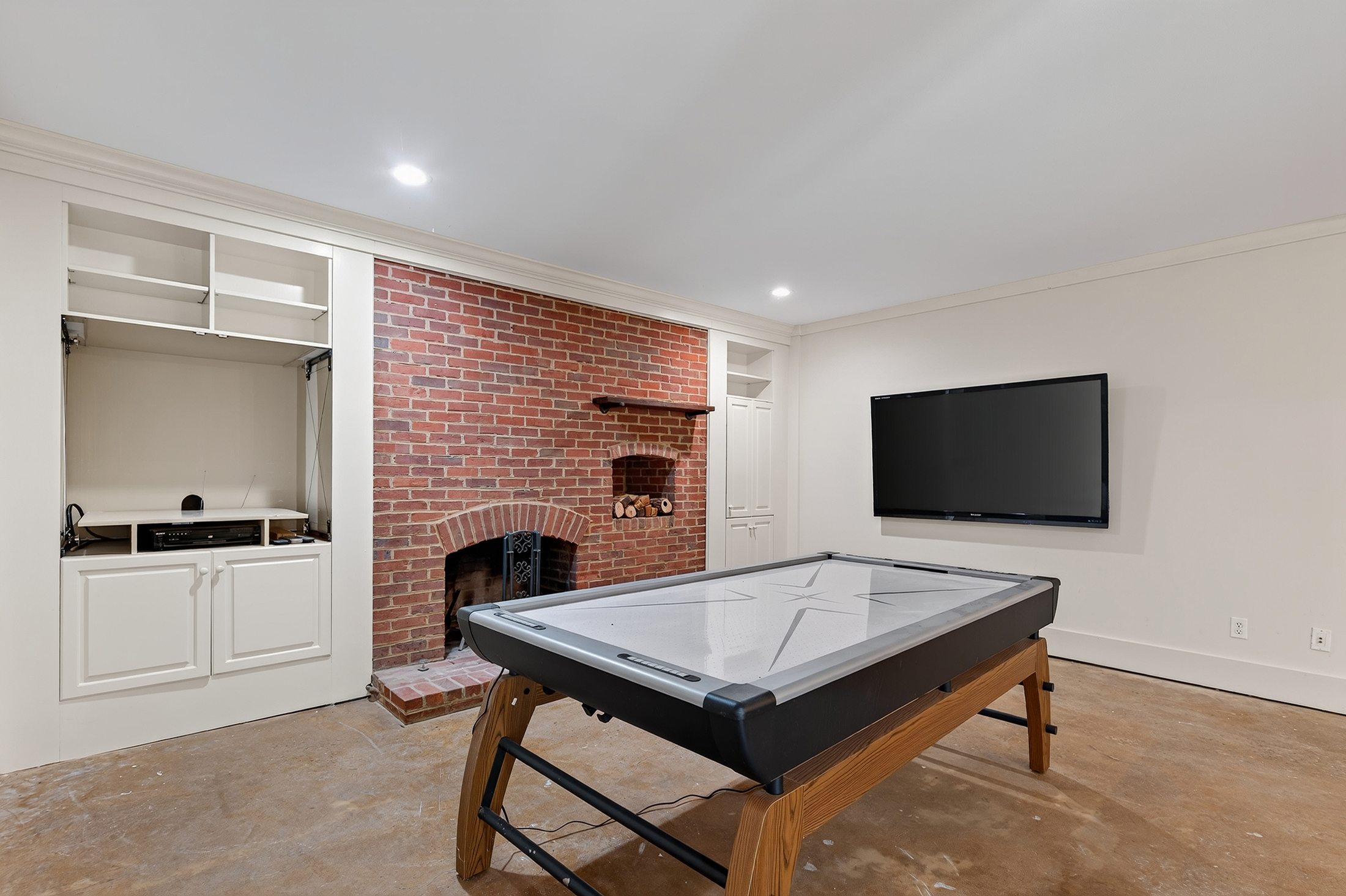  Timeless Colonial Elegance on Two Private Wooded Acres in Litchfield Hundred - 物件實景