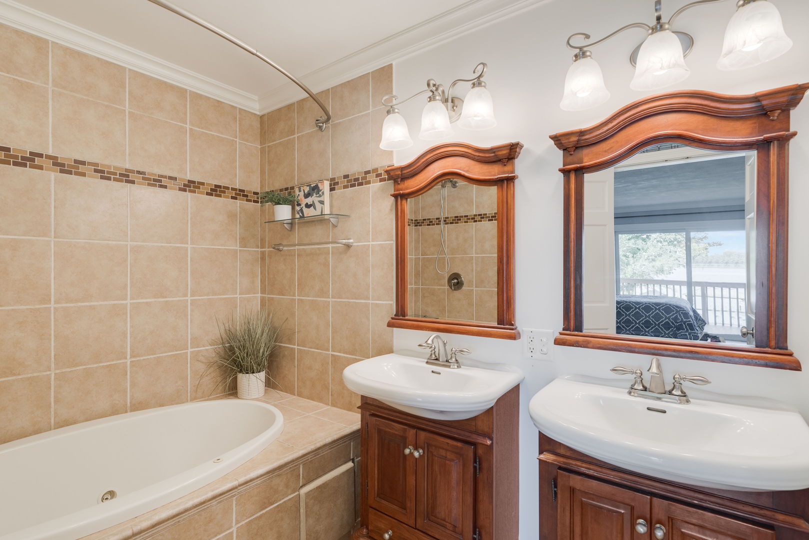 Antioch, Illinois, 60002, United States, 4 Bedrooms Bedrooms, ,4 BathroomsBathrooms,Residential,For Sale,1959229