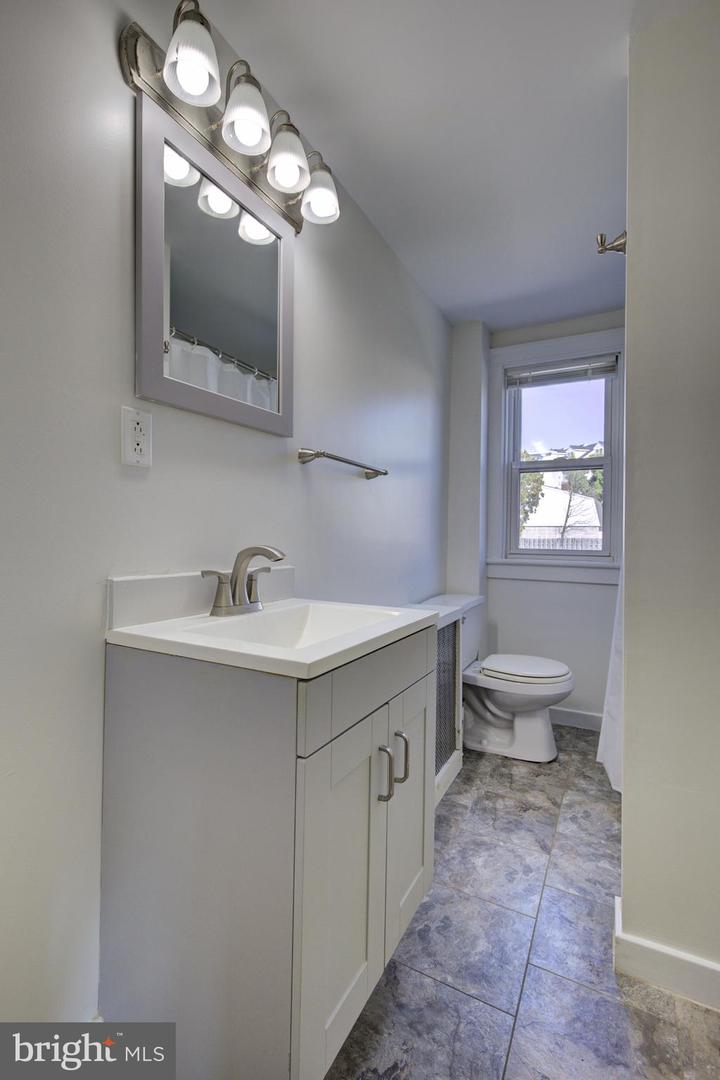 Conshohocken, Pennsylvania, 19428, United States, 4 Bedrooms Bedrooms, ,3 BathroomsBathrooms,Residential,For Sale,1950809