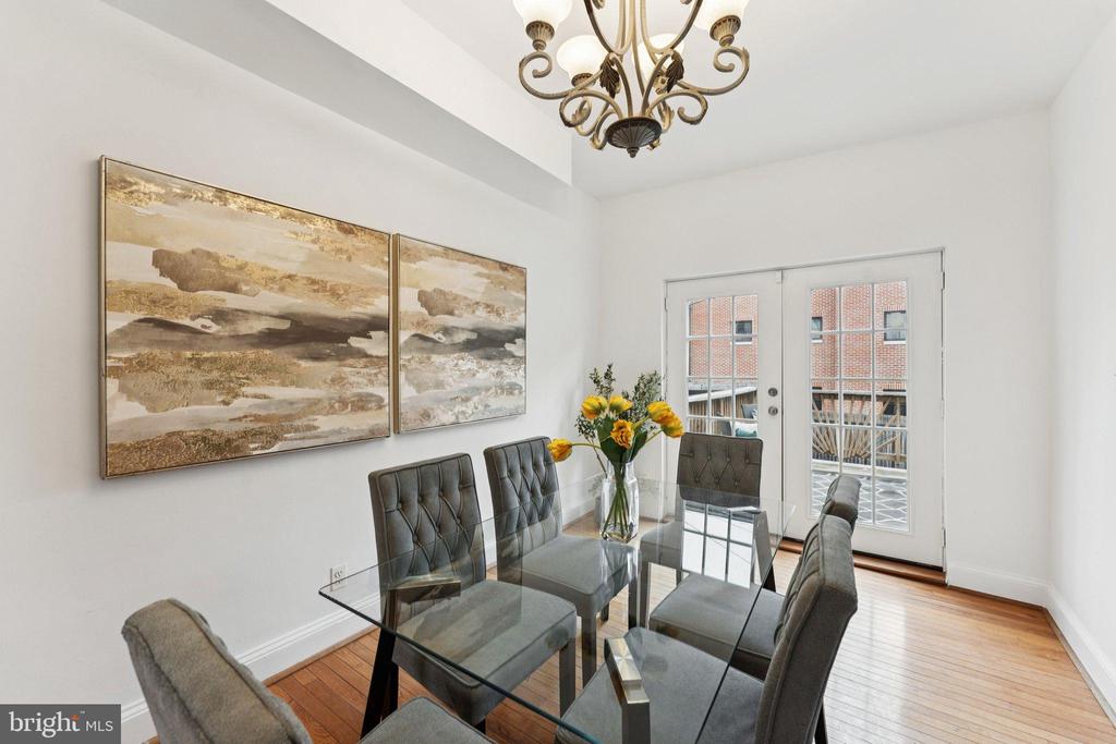 Washington, District of Columbia, 20001, United States, 4 Bedrooms Bedrooms, ,3 BathroomsBathrooms,Residential,For Sale,2001176