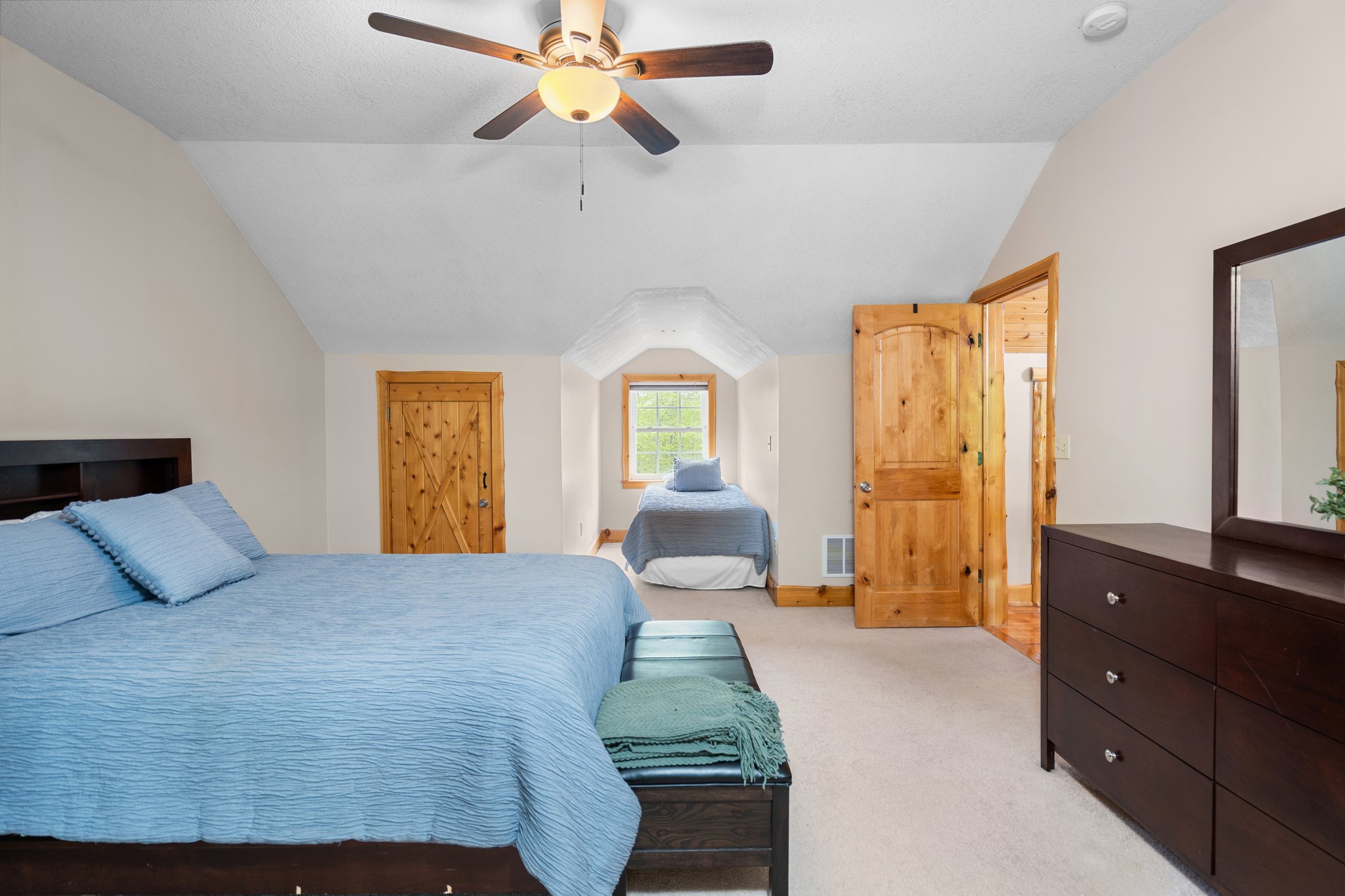 Bellaire, Michigan, 49615, United States, 5 Bedrooms Bedrooms, ,4 BathroomsBathrooms,Residential,For Sale,1826987