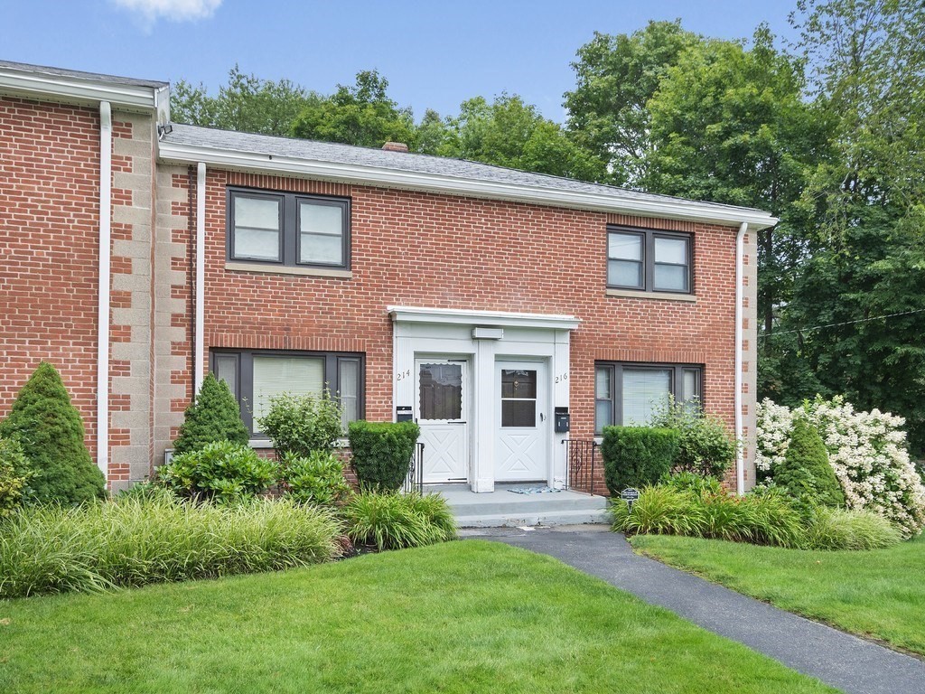 Waltham, Massachusetts, 02452, United States, 2 Bedrooms Bedrooms, ,2 BathroomsBathrooms,Residential,For Sale,1902655