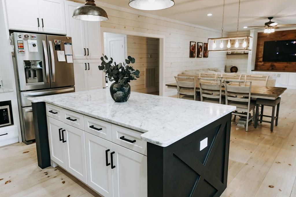 CHATSWORTH, Georgia, 30705, United States, 3 Bedrooms Bedrooms, ,4 BathroomsBathrooms,Residential,For Sale,1885326