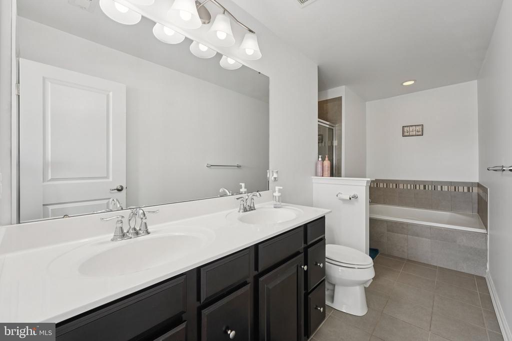 Hatfield, Pennsylvania, 19440, United States, 3 Bedrooms Bedrooms, ,3 BathroomsBathrooms,Residential,For Sale,1968858