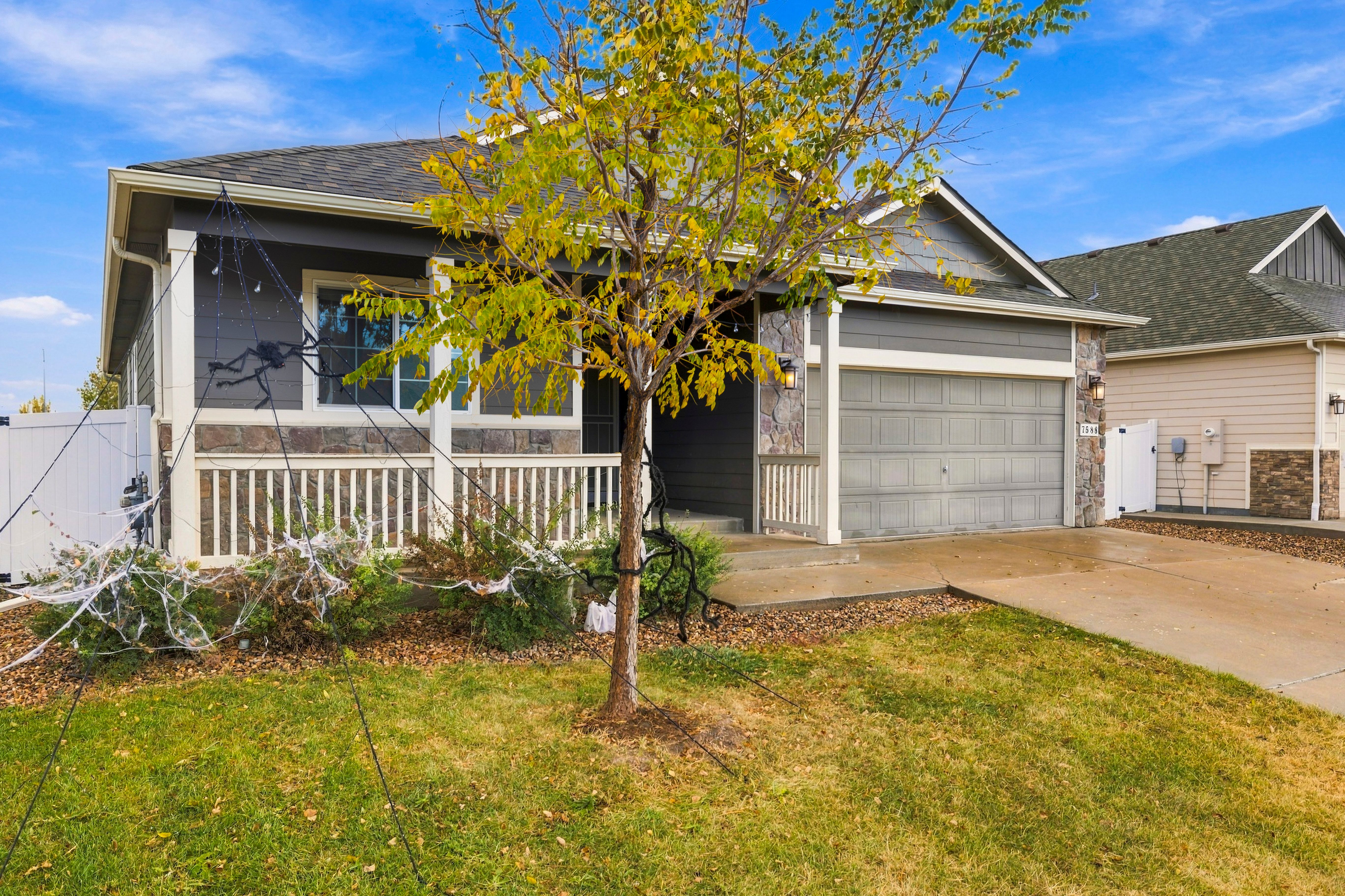  5 Bedrooms, Finished Basement, Solar Paid Off at Closing, I-25 Access - 物件實景