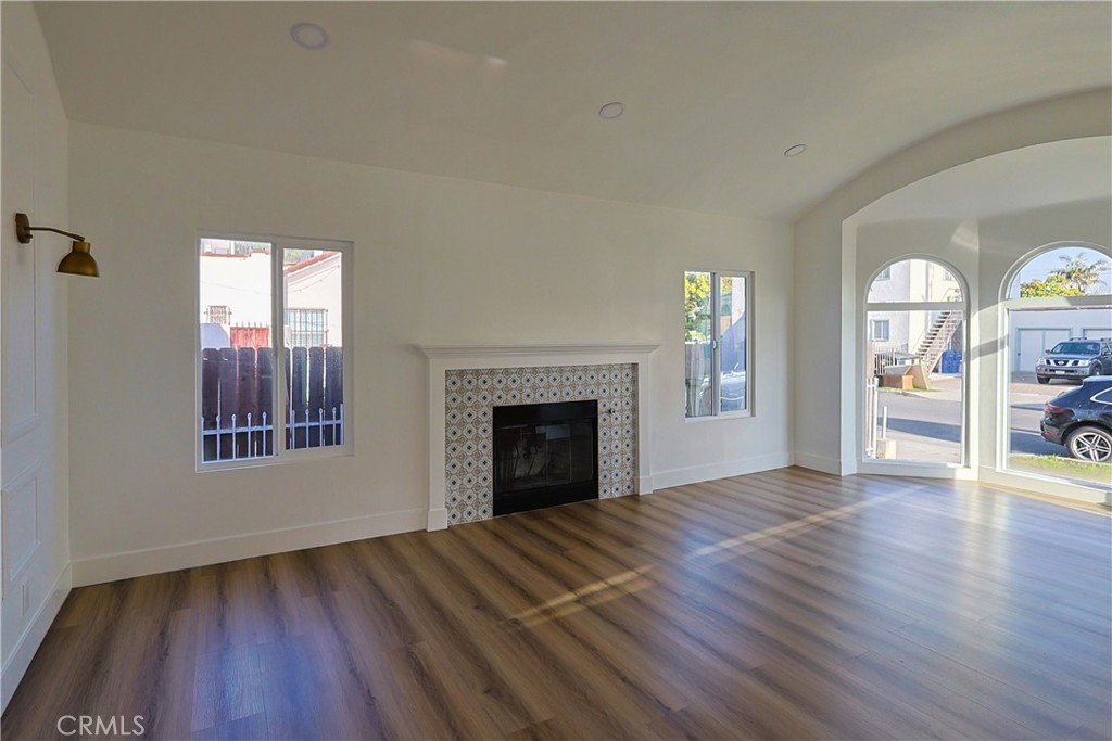 LOS ANGELES, California, 90018, United States, 3 Bedrooms Bedrooms, ,2 BathroomsBathrooms,Residential,For Sale,1747576