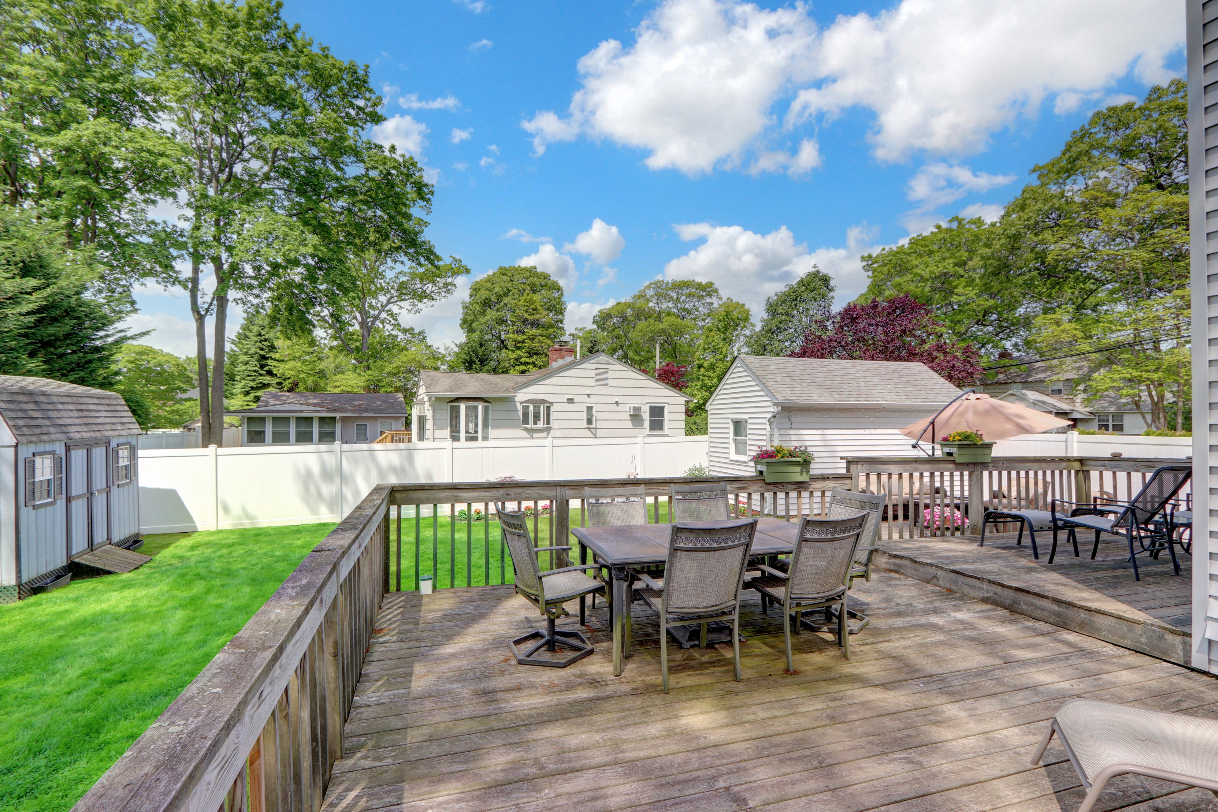 Babylon, New York, 11702, United States, 3 Bedrooms Bedrooms, ,2 BathroomsBathrooms,Residential,For Sale,1861866