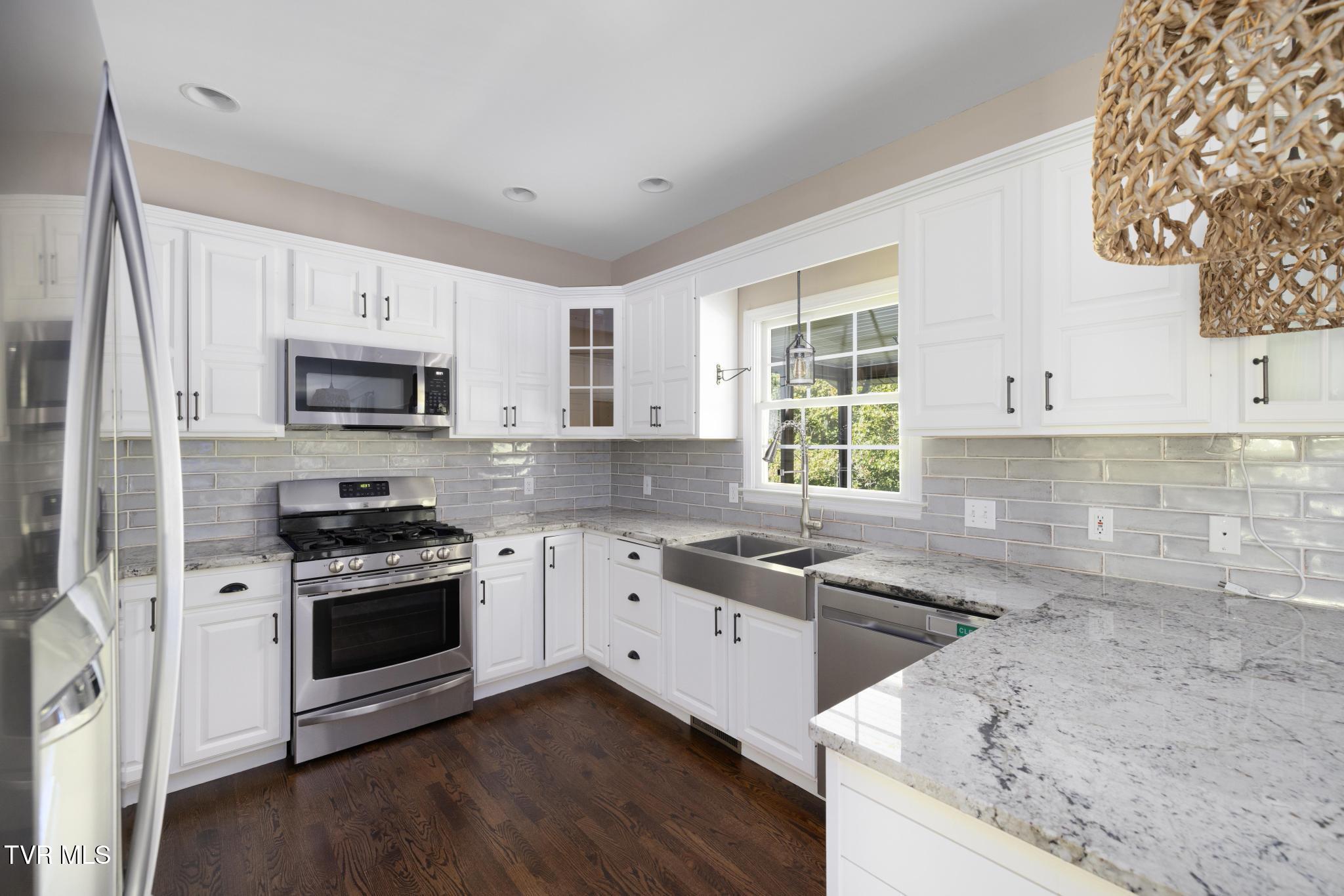 Gray, Tennessee, 37615, United States, 5 Bedrooms Bedrooms, ,4 BathroomsBathrooms,Residential,For Sale,1978234