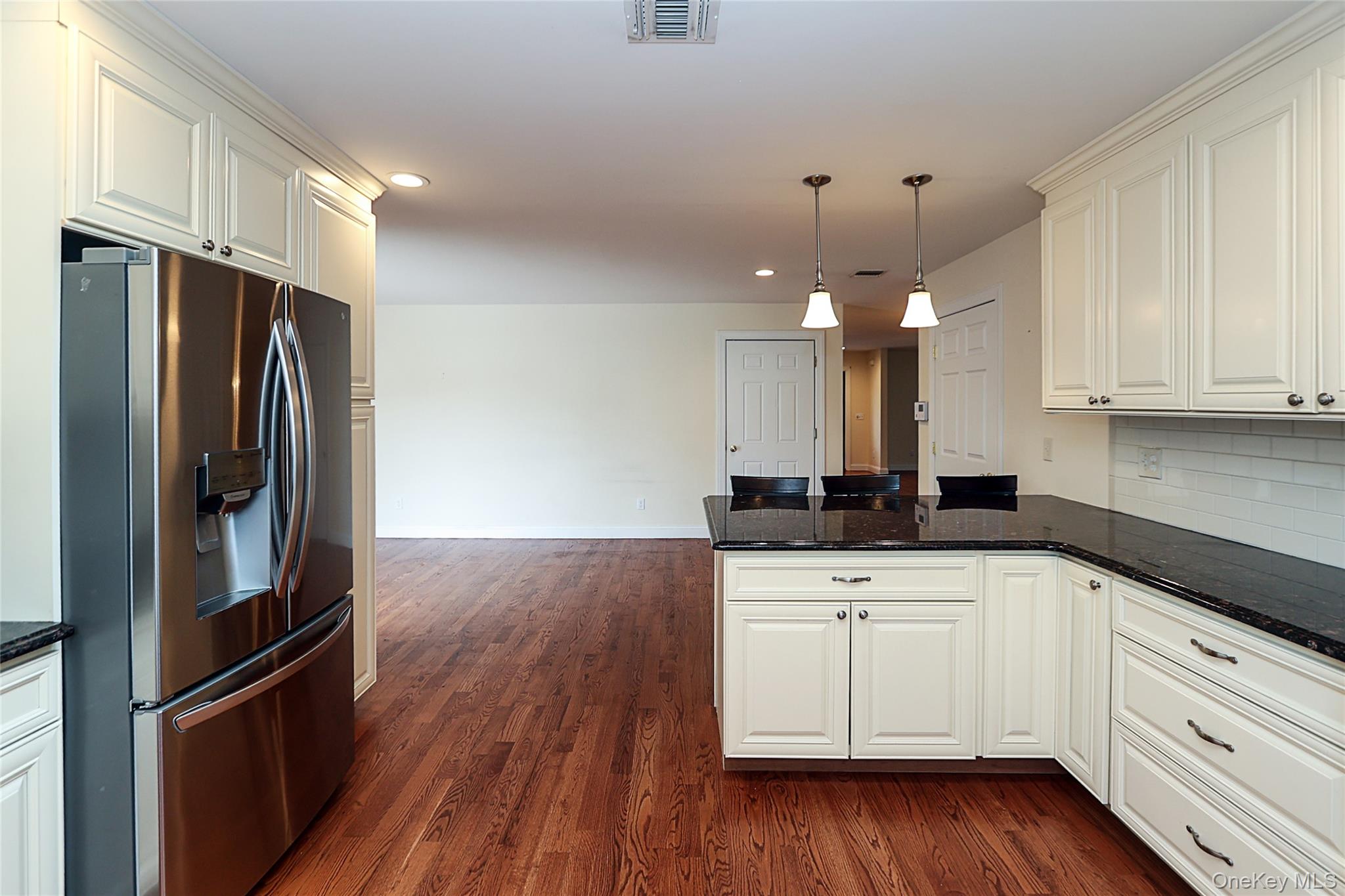  370 Rider Avenue, Patchogue, NY, 11772 - 物件實景