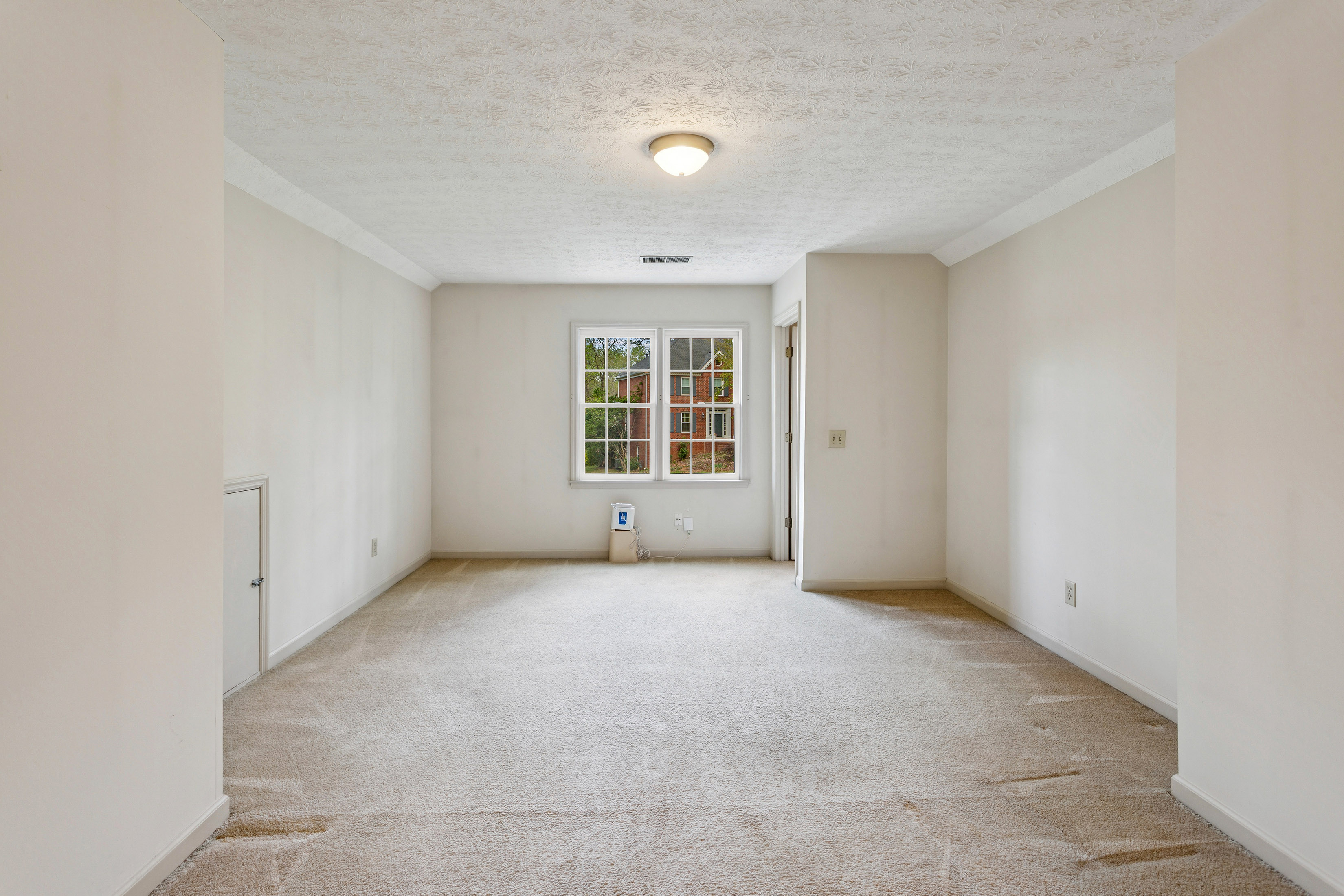  Beautiful Home on Corner Lot in Coveted Princeton Mill Subdivision - 物件實景