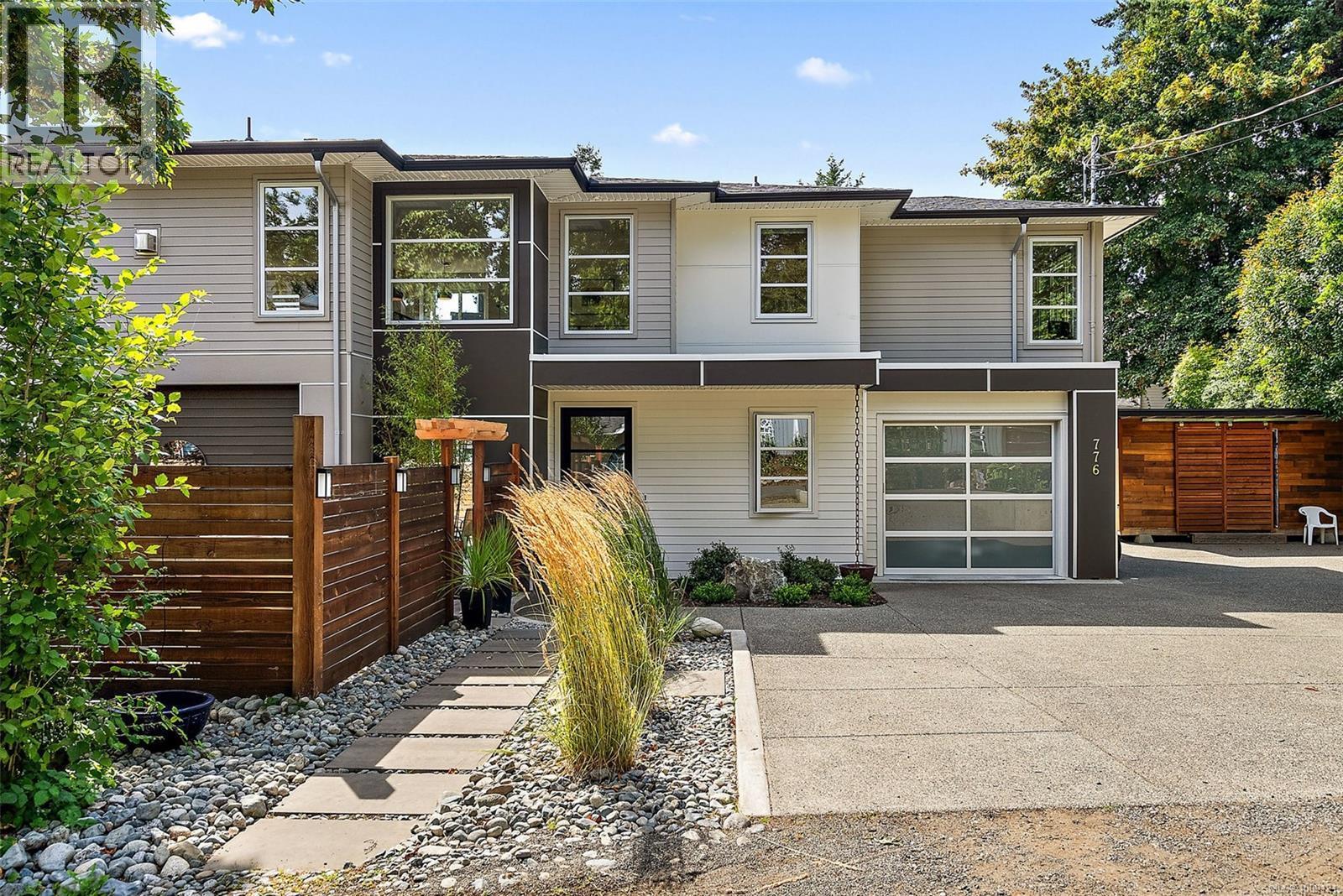 CENTRAL SAANICH, British Columbia, V8M 2G2, CA, 3 Bedrooms Bedrooms, ,4 BathroomsBathrooms,Residential,For Sale,1907005