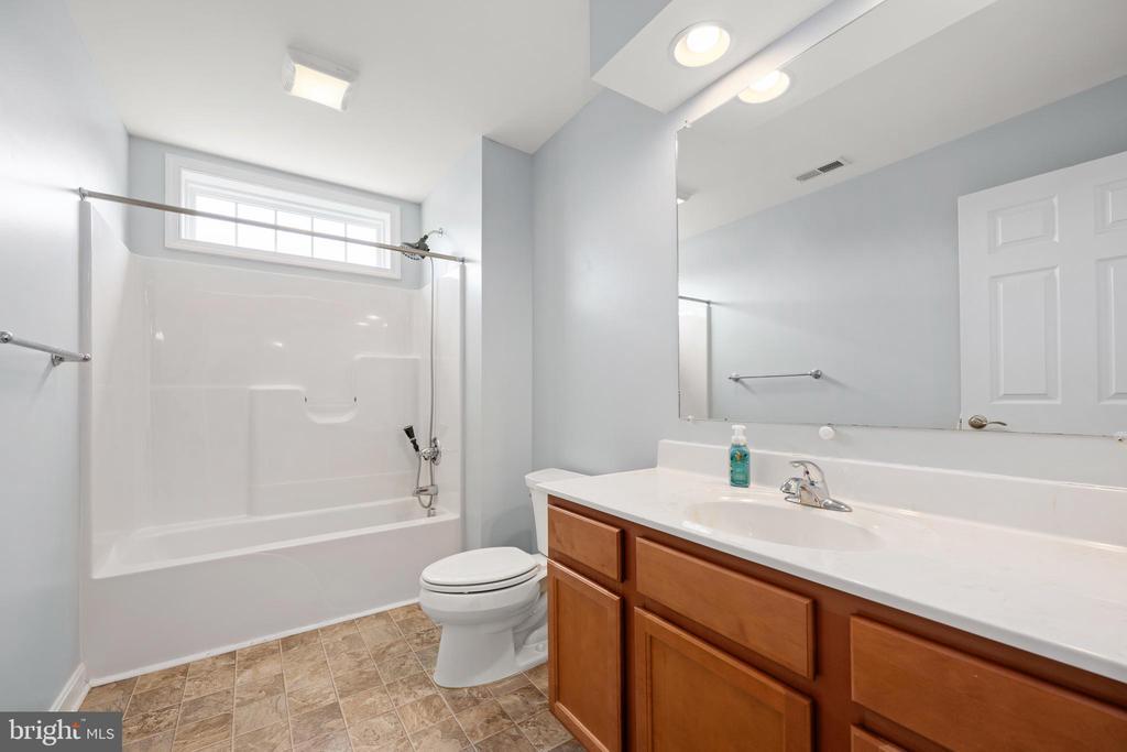 Milton, Delaware, 19968, United States, 4 Bedrooms Bedrooms, ,3 BathroomsBathrooms,Residential,For Sale,1804987