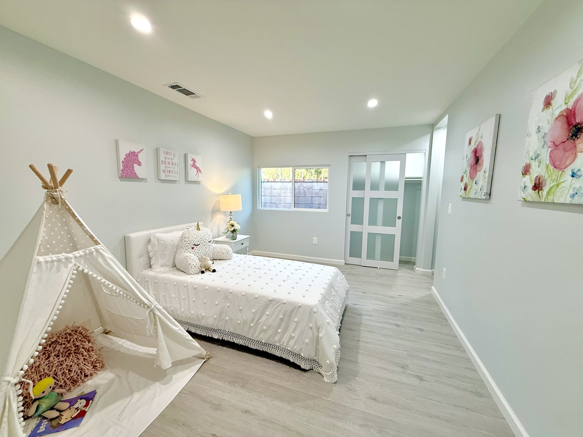 Los Alamitos, California, 90720, United States, 5 Bedrooms Bedrooms, ,4 BathroomsBathrooms,Residential,For Sale,1895084