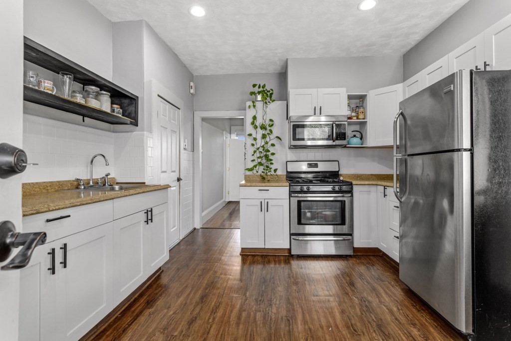 Revere, Massachusetts, 02151, United States, 4 Bedrooms Bedrooms, ,2 BathroomsBathrooms,Residential,For Sale,1878576