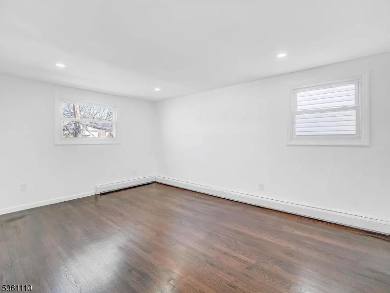 Jersey City, New Jersey, 07305, United States, 4 Bedrooms Bedrooms, ,2 BathroomsBathrooms,Residential,For Sale,1917013