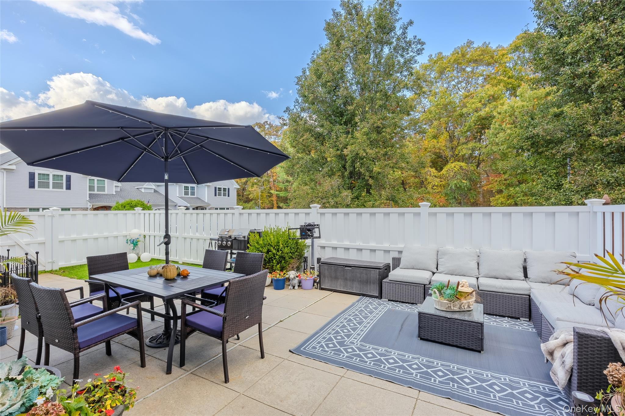 Middle Island, New York, 11953, United States, 2 Bedrooms Bedrooms, ,2 BathroomsBathrooms,Residential,For Sale,1986490