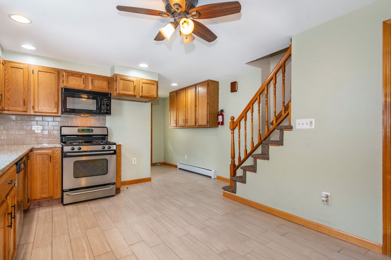 Harrison, New Jersey, 07029, United States, 2 Bedrooms Bedrooms, ,1 BathroomBathrooms,Residential,For Sale,1984057