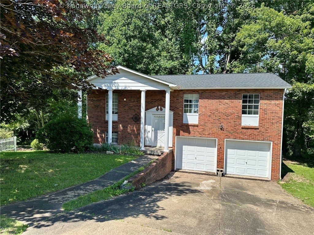 Melwood Dr, Charleston, WV 25313