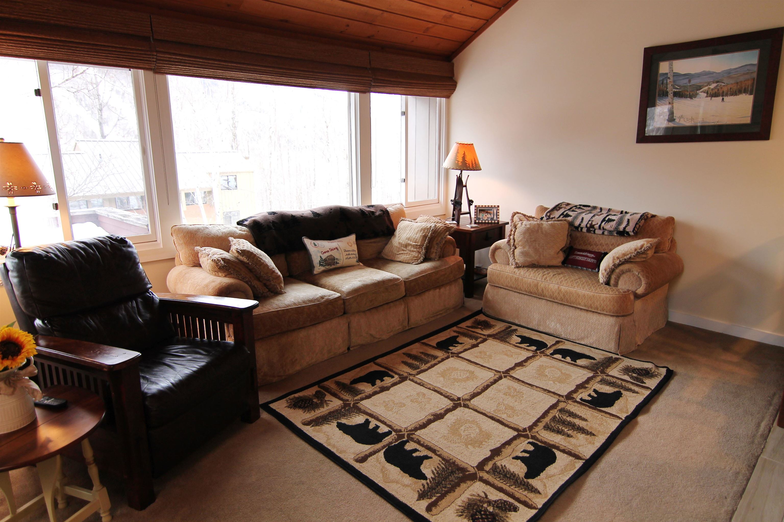 Lincoln, New Hampshire, 03251, United States, 3 Bedrooms Bedrooms, ,2 BathroomsBathrooms,Residential,For Sale,1732060