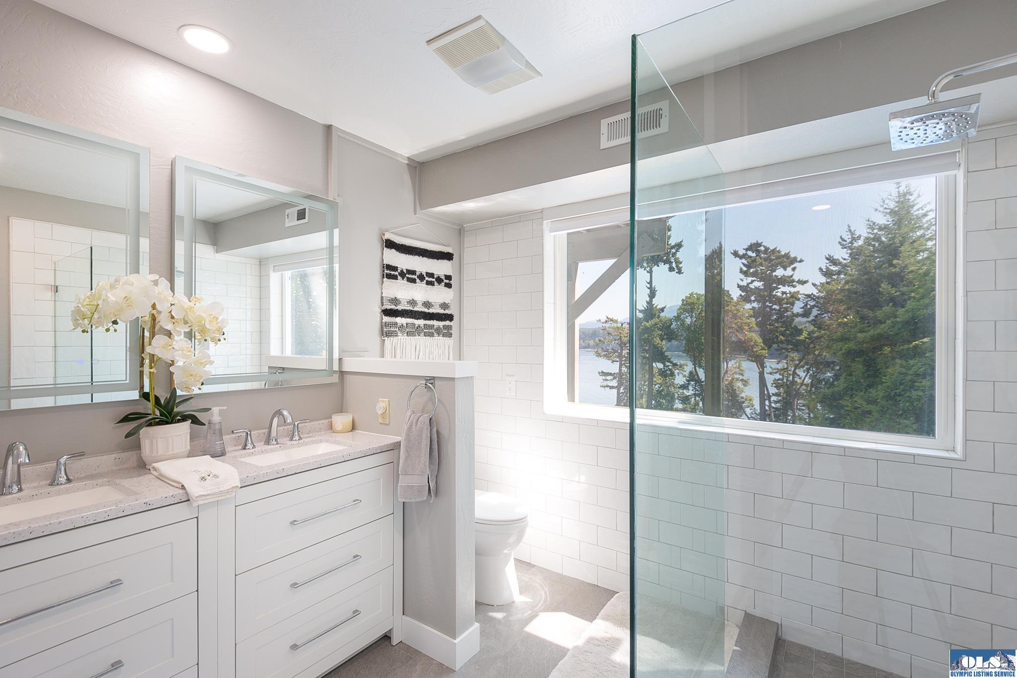 Port Angeles, Washington, 98363, United States, 4 Bedrooms Bedrooms, ,5 BathroomsBathrooms,Residential,For Sale,1905909