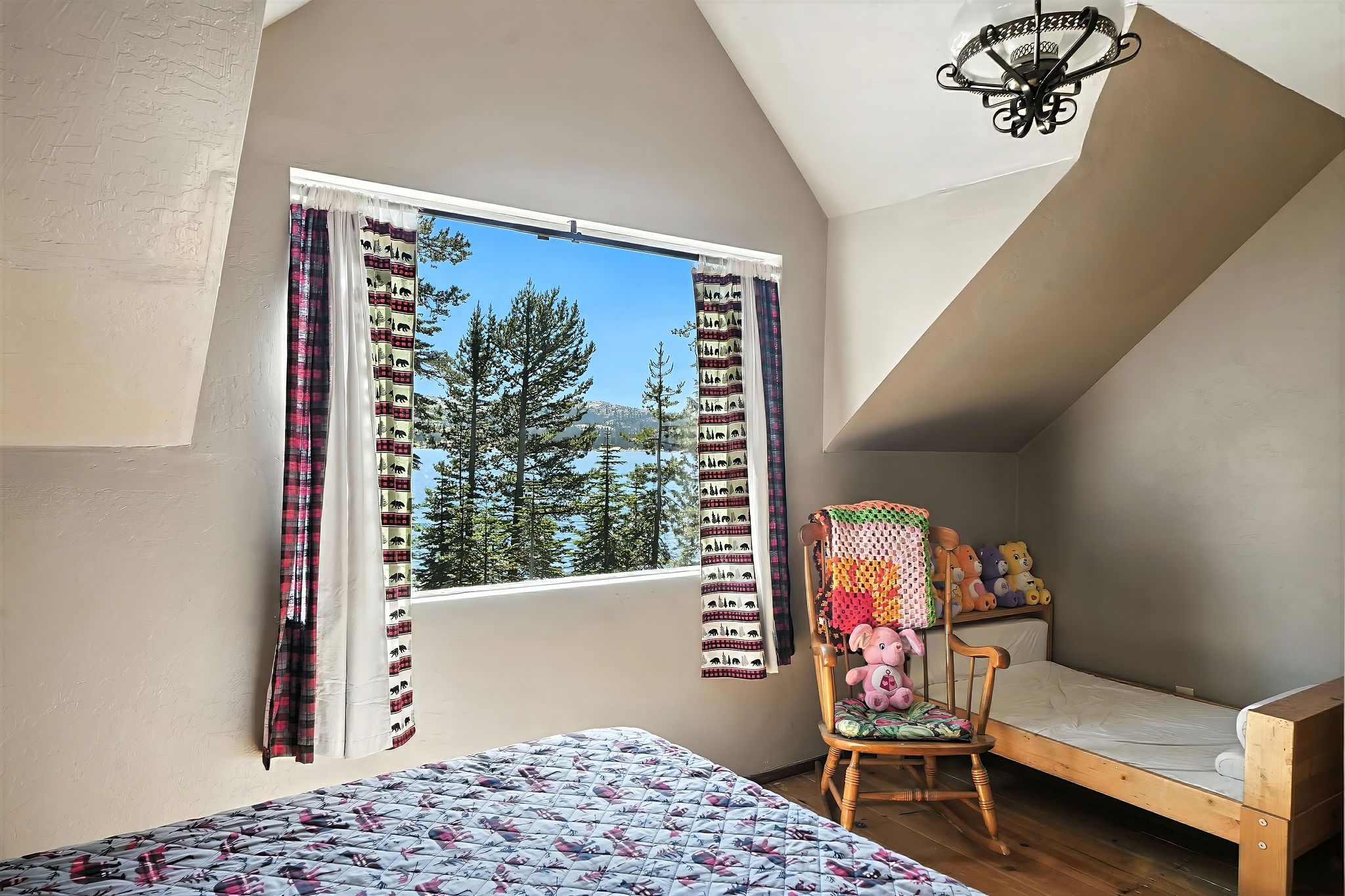  A Rare Opportunity to Own One of Silver Lake’s Best-Located Cabins - 物件實景