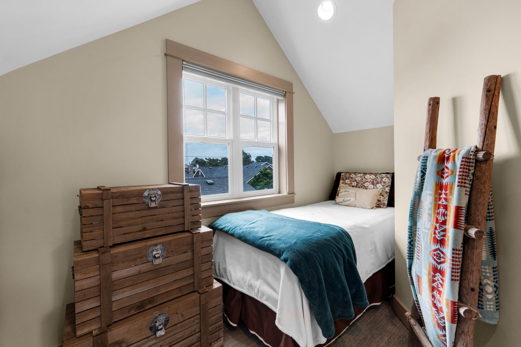  432 S HEMLOCK ST Cannon Beach, OR 97110 - 物件實景