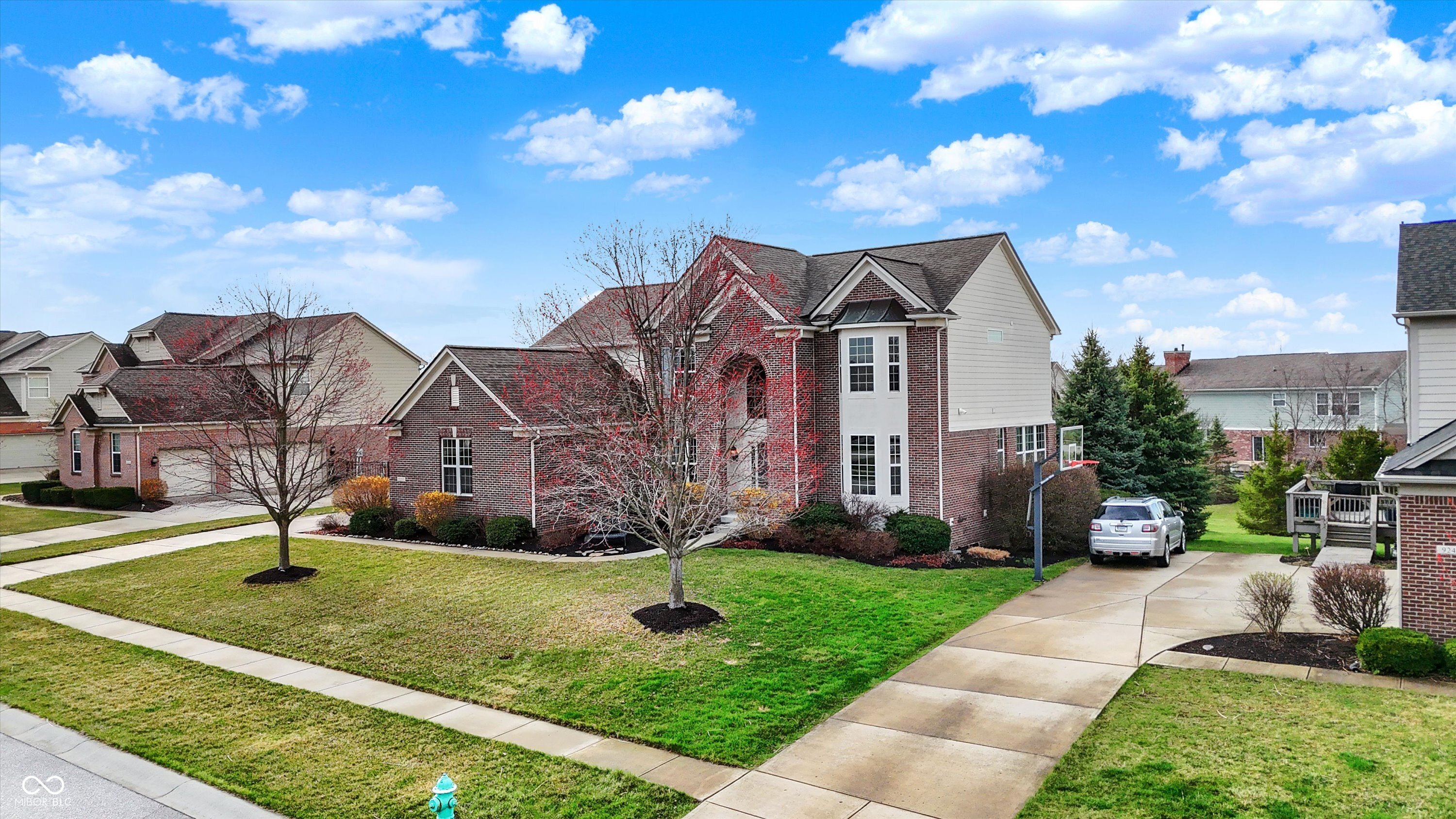 Zionsville, Indiana, 46077, United States, 4 Bedrooms Bedrooms, ,4 BathroomsBathrooms,Residential,For Sale,1880613