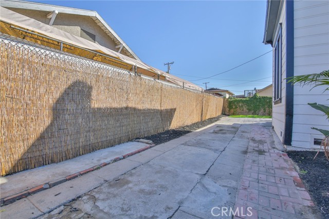Los Angeles, California, 90044, United States, 3 Bedrooms Bedrooms, ,2 BathroomsBathrooms,Residential,For Sale,1887629