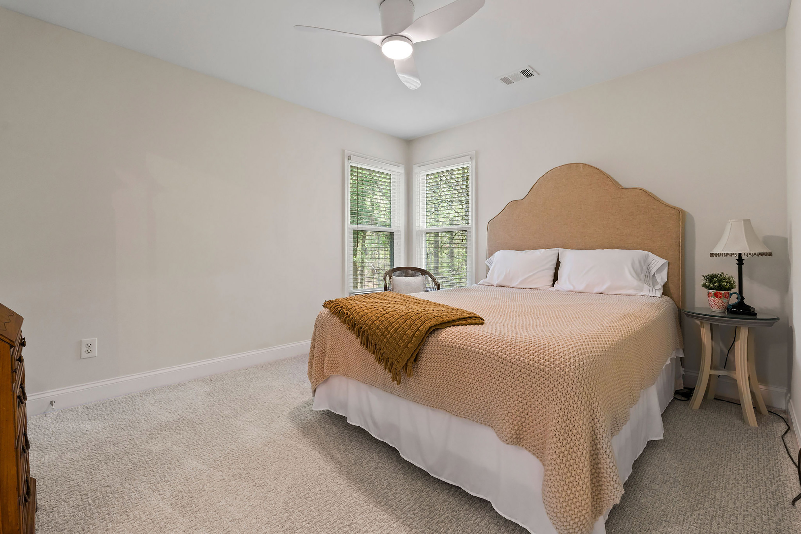  Roswell Home Blends Charm, Privacy and Location - 物件實景