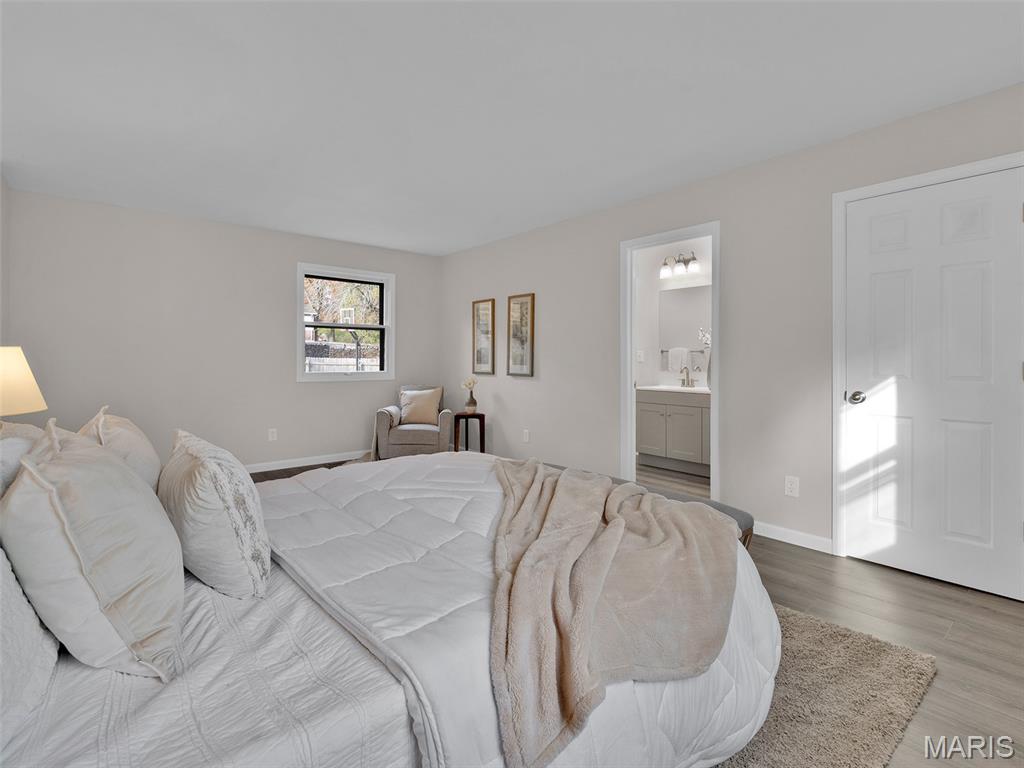 Ballwin, Missouri, 63011, United States, 5 Bedrooms Bedrooms, ,3 BathroomsBathrooms,Residential,For Sale,1992097