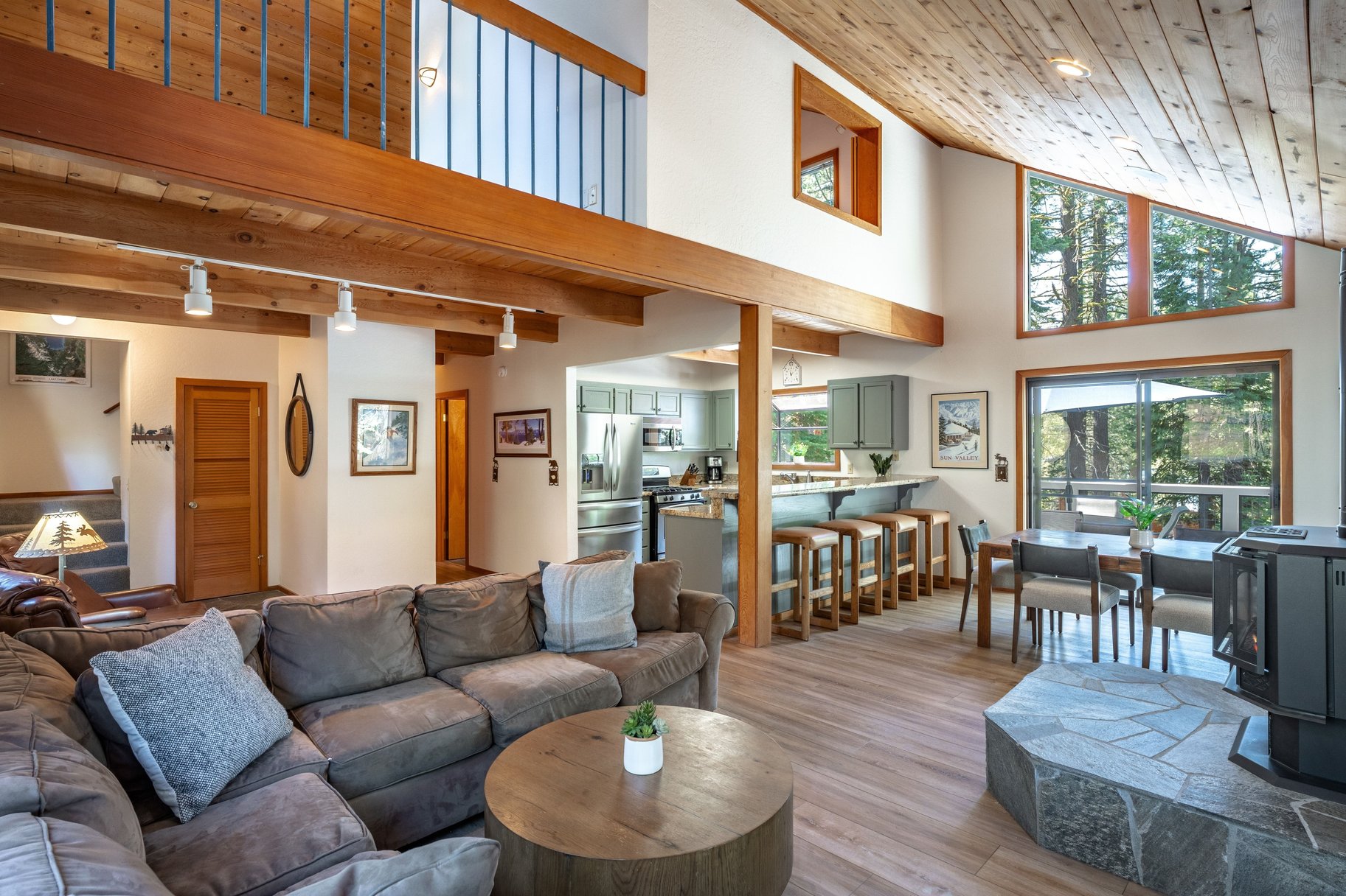  Move-In Ready Mountain Escape - 物件實景