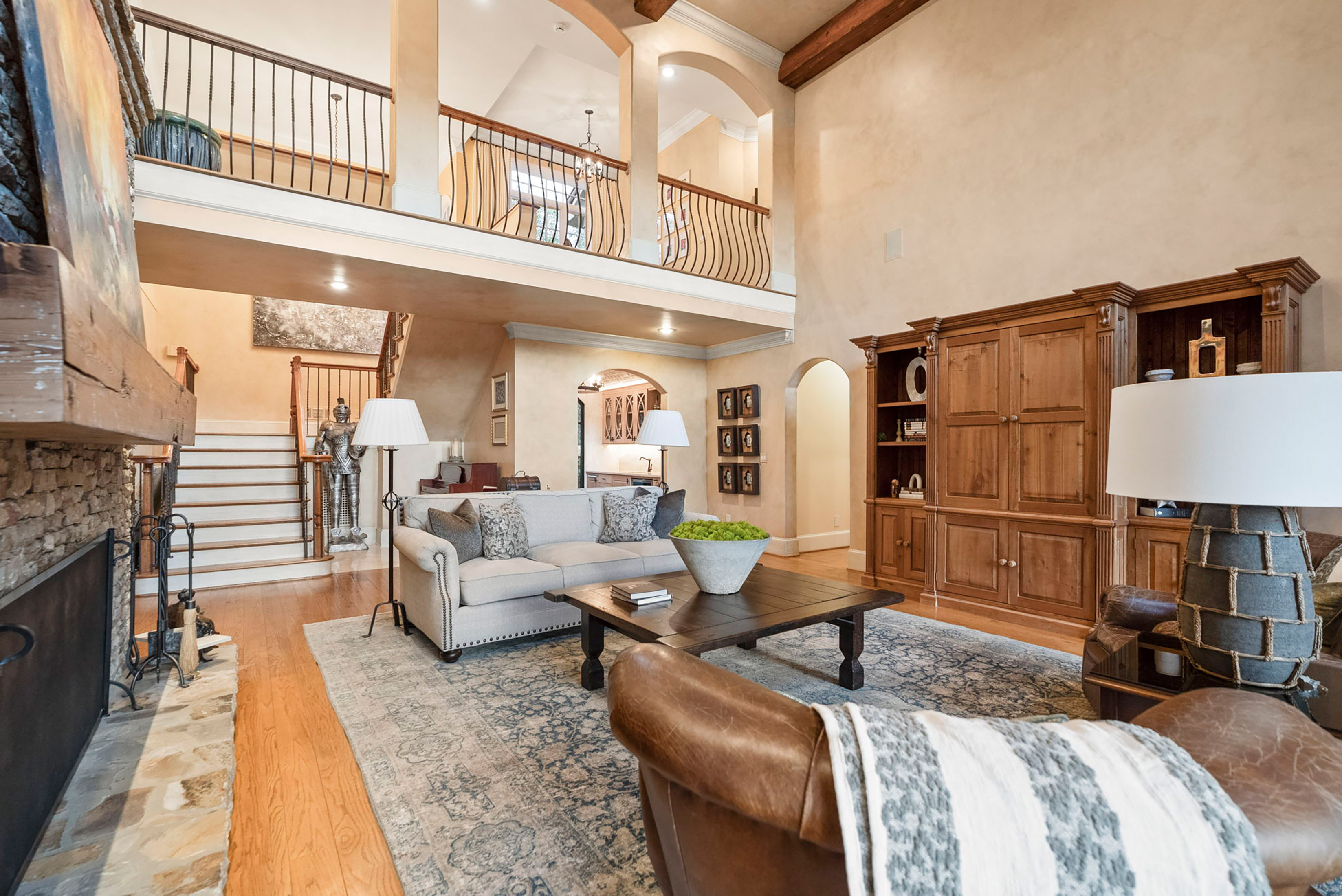  Remarkable Spanish-style Estate on 3.8+/- Private Acres - 物件實景