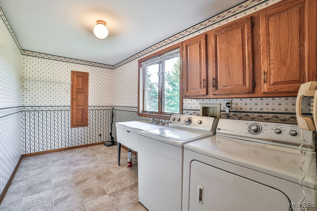 Grand Island, New York, 14072, United States, 4 Bedrooms Bedrooms, ,4 BathroomsBathrooms,Residential,For Sale,1899364