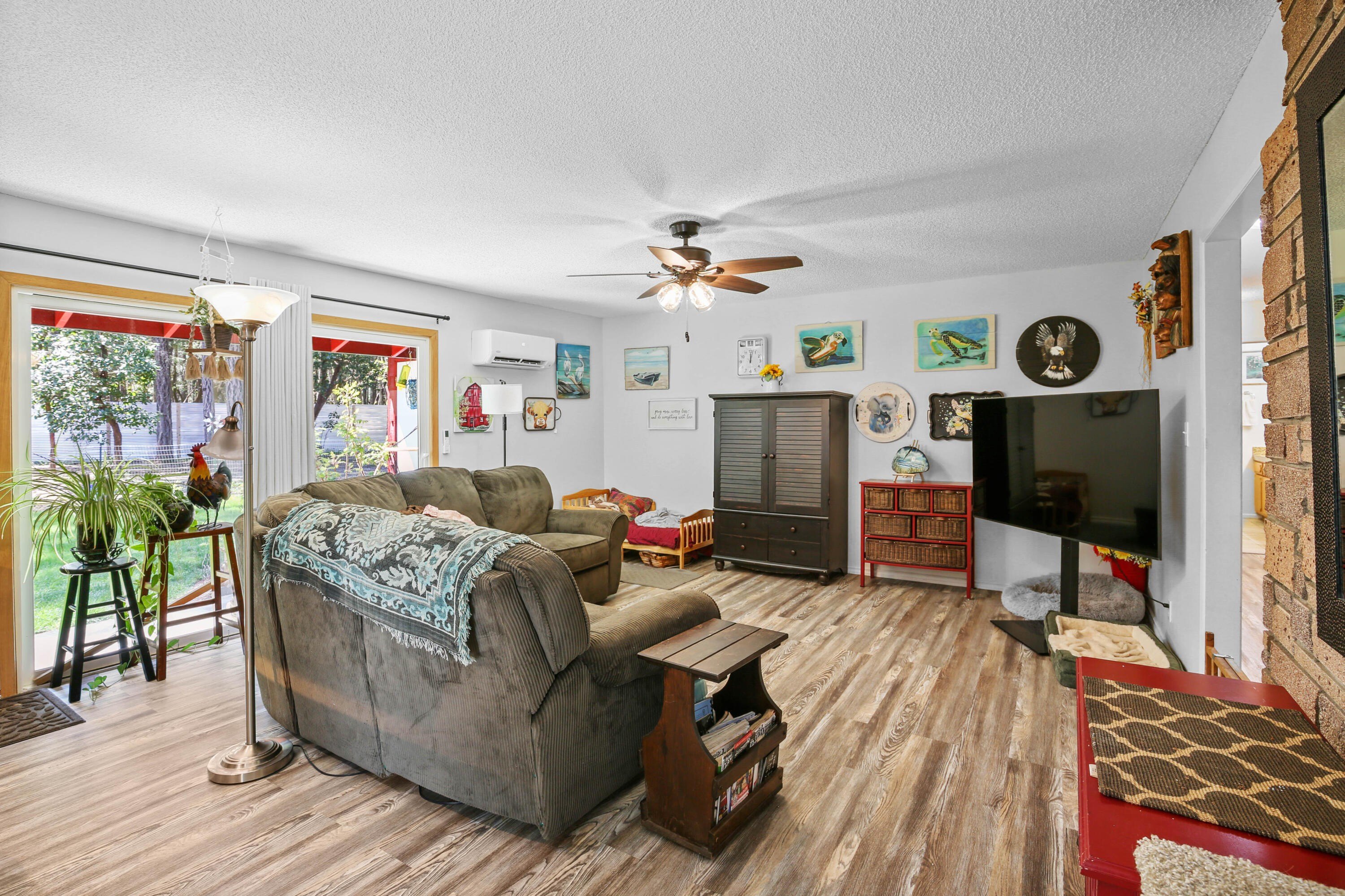 Cave Junction, Oregon, 97523, United States, 3 Bedrooms Bedrooms, ,2 BathroomsBathrooms,Residential,For Sale,1920593