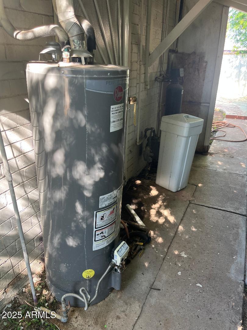 Phoenix, Arizona, 85014, United States, 3 Bedrooms Bedrooms, ,3 BathroomsBathrooms,Residential,For Sale,1985415