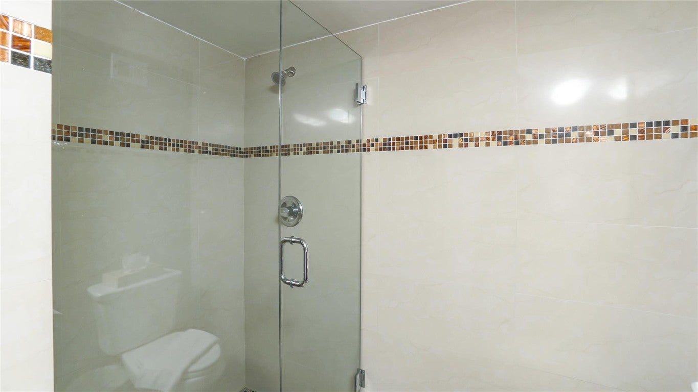 Miami Beach, Florida, 33140, United States, 2 Bedrooms Bedrooms, ,2 BathroomsBathrooms,Residential,For Sale,1974781