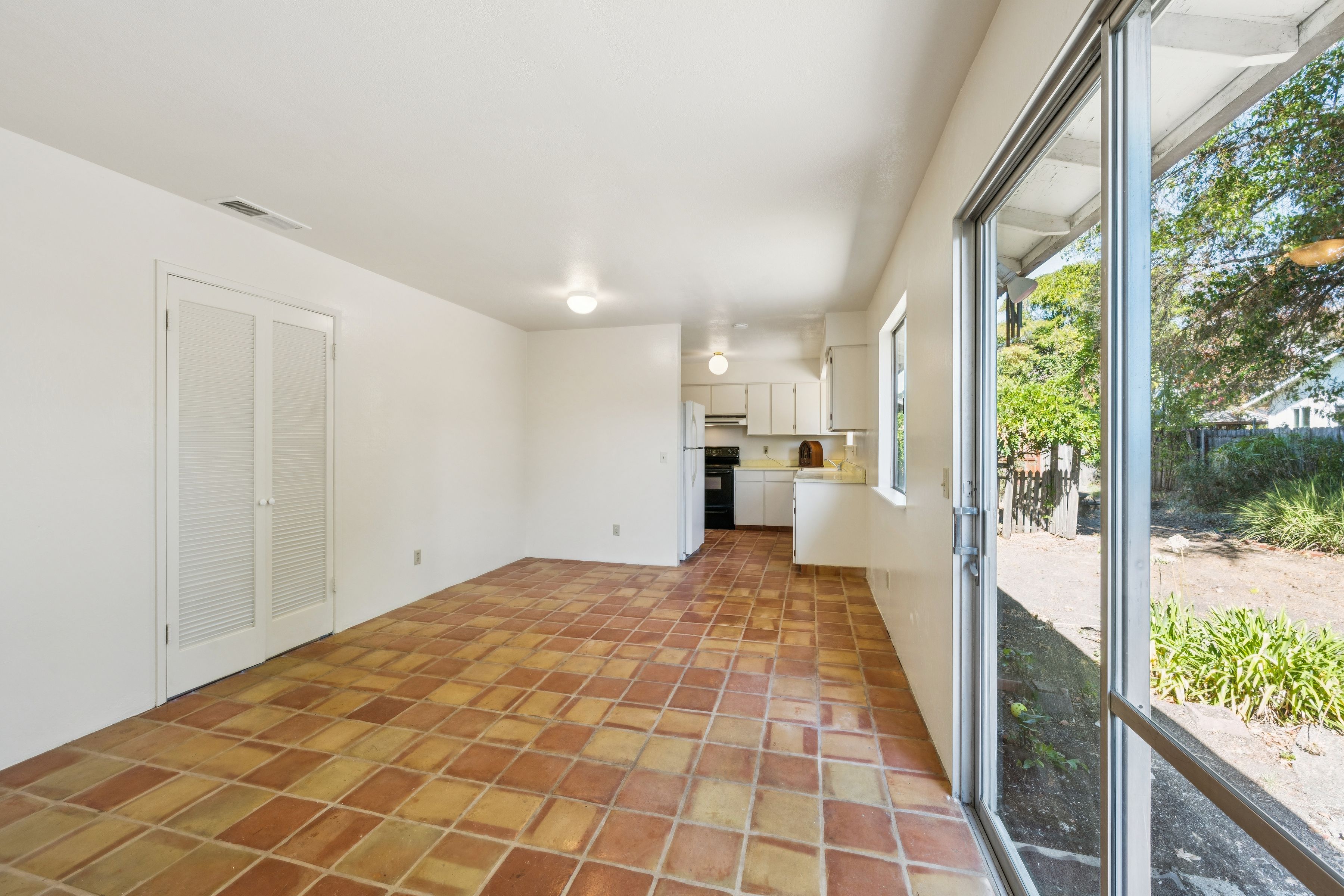  516 Oak Lake Avenue - 物件實景