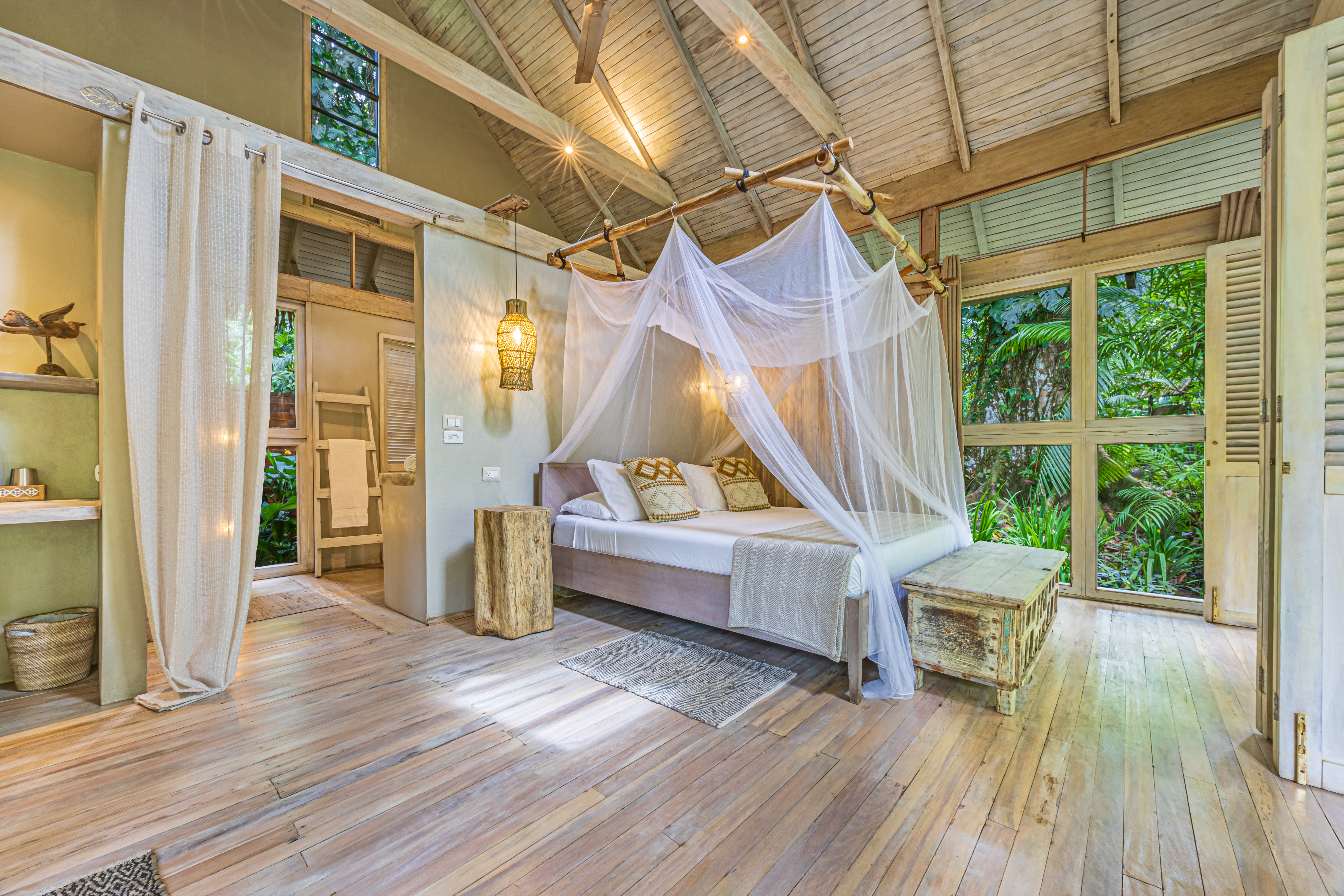 Golfito, Puntarenas, CR, 15 Bedrooms Bedrooms, ,13 BathroomsBathrooms,Residential,For Sale,1903279
