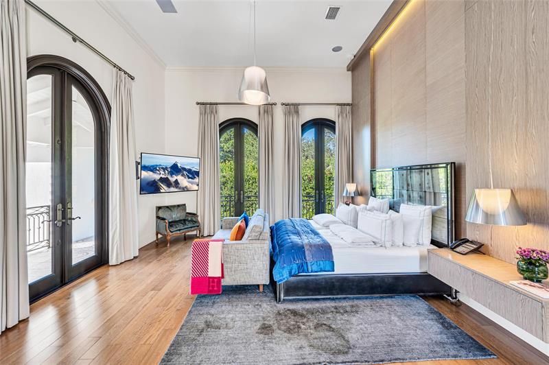 Miami, Florida, 33143, United States, 8 Bedrooms Bedrooms, ,10 BathroomsBathrooms,Residential,For Sale,1989350