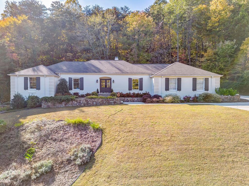 DALTON, Georgia, 30720, United States, 4 Bedrooms Bedrooms, ,4 BathroomsBathrooms,Residential,For Sale,1989438