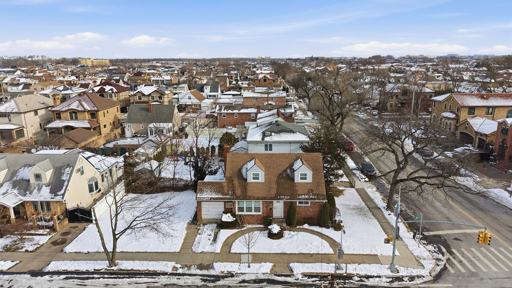 Howard Beach, New York, 11414, United States, 4 Bedrooms Bedrooms, ,1 BathroomBathrooms,Residential,For Sale,2005668