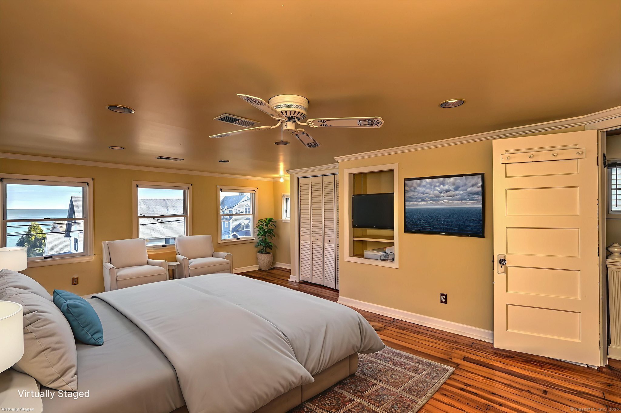 Milford, Connecticut, 06460, United States, 2 Bedrooms Bedrooms, ,2 BathroomsBathrooms,Residential,For Sale,1987873