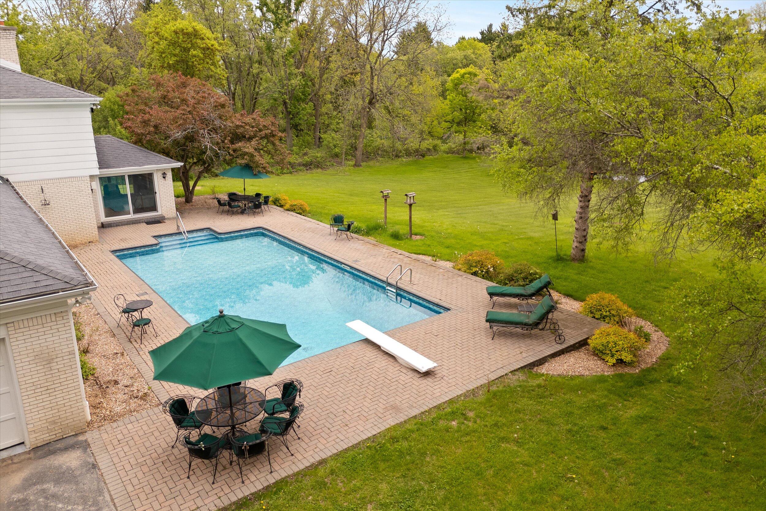 Mequon, Wisconsin, 53097, United States, 5 Bedrooms Bedrooms, ,5 BathroomsBathrooms,Residential,For Sale,1907648