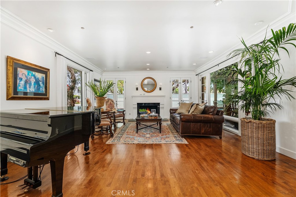 Newport Beach, California, 92663, United States, 5 Bedrooms Bedrooms, ,4 BathroomsBathrooms,Residential,For Sale,1848621