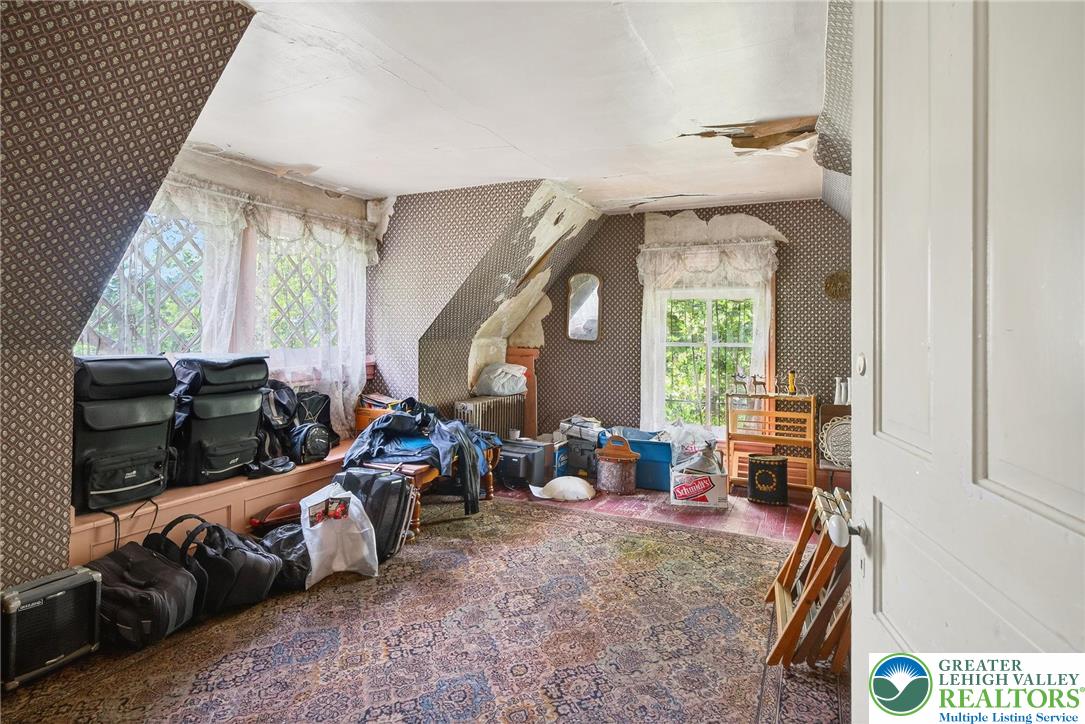 Jim Thorpe Boro, Pennsylvania, 18229, United States, 7 Bedrooms Bedrooms, ,3 BathroomsBathrooms,Residential,For Sale,1903669