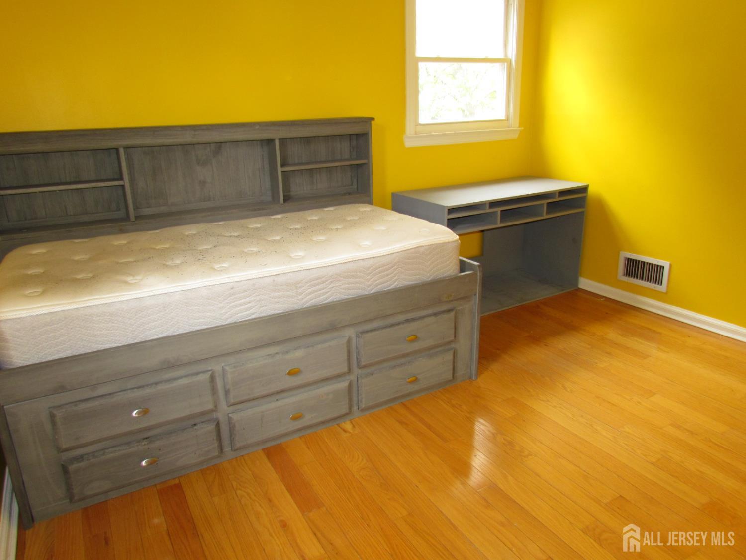 Edison, New Jersey, 08817, United States, 3 Bedrooms Bedrooms, ,2 BathroomsBathrooms,Residential,For Sale,1969215