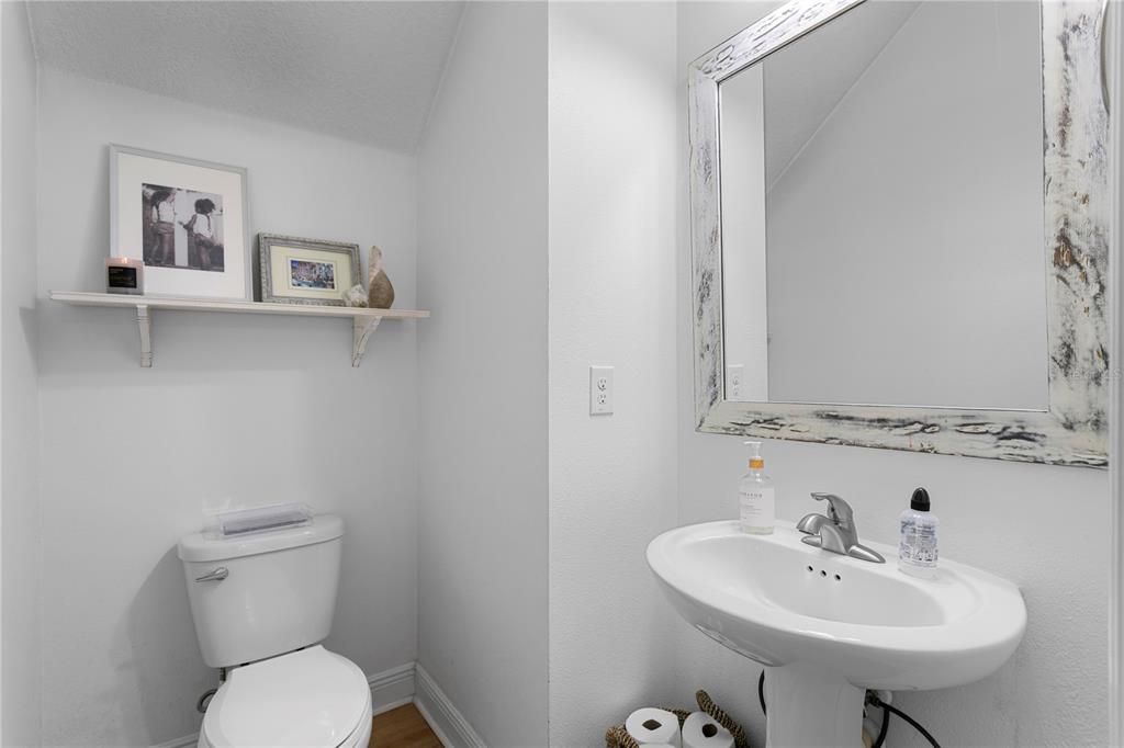 Lithia, Florida, 33547, United States, 5 Bedrooms Bedrooms, ,4 BathroomsBathrooms,Residential,For Sale,1997364