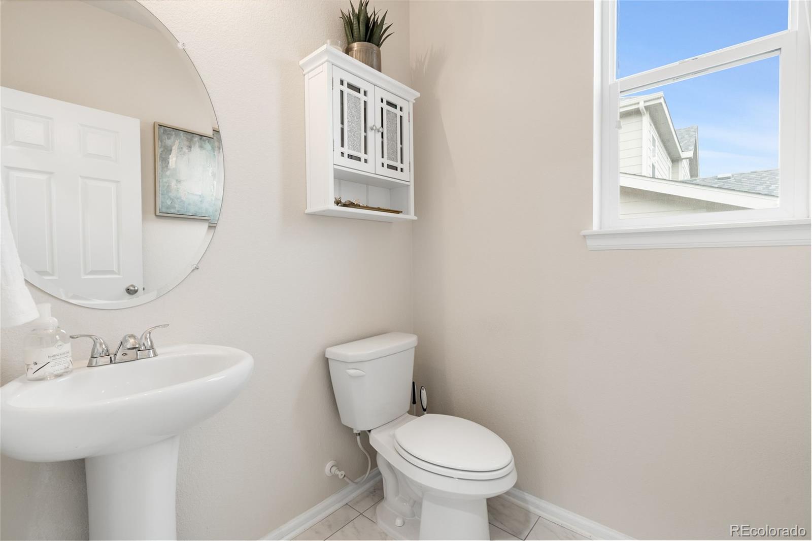 Castle Rock, Colorado, 80108, United States, 4 Bedrooms Bedrooms, ,3 BathroomsBathrooms,Residential,For Sale,1906915