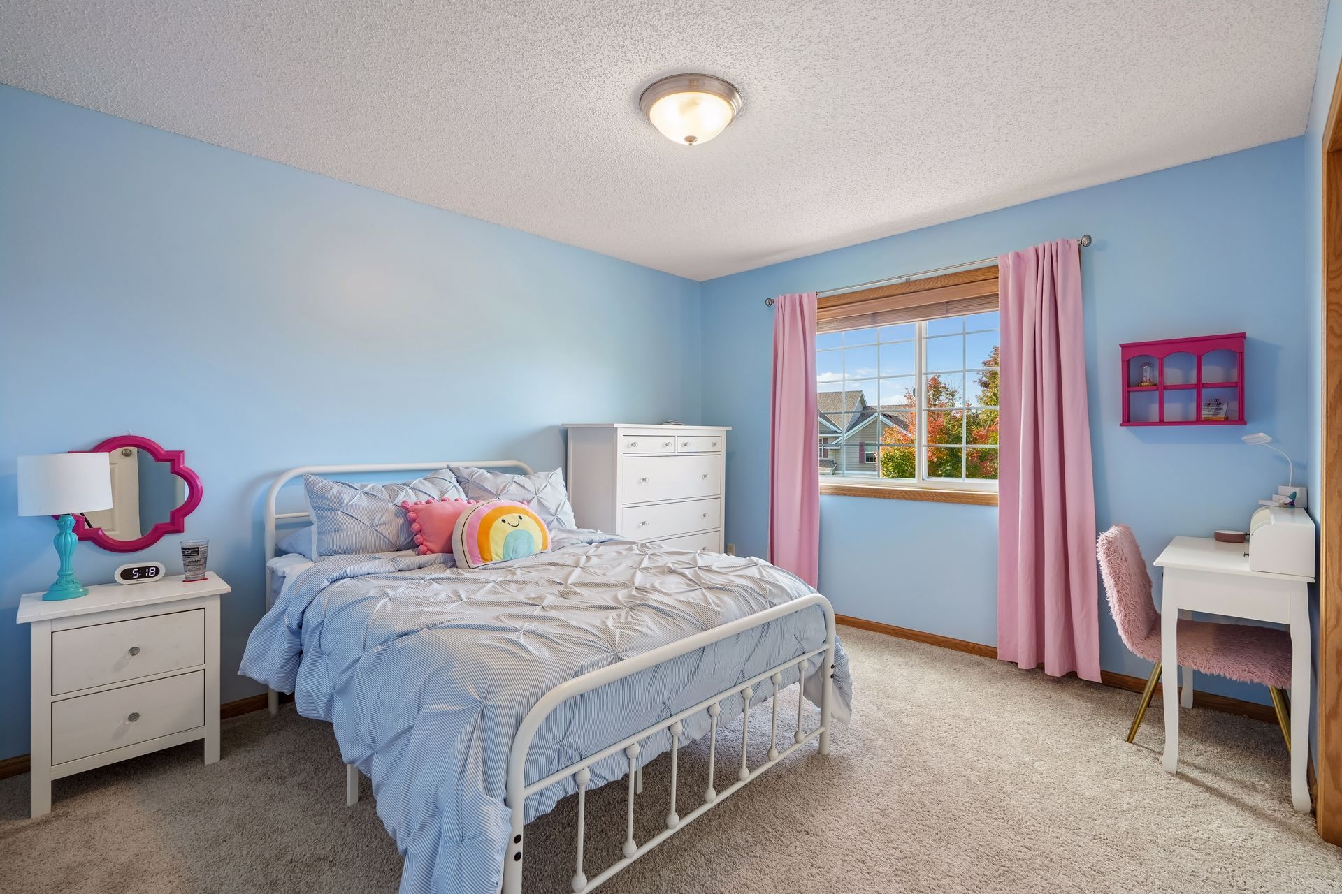  Beautifully Refreshed Home With Expansion Potential in Minnetrista - 物件實景